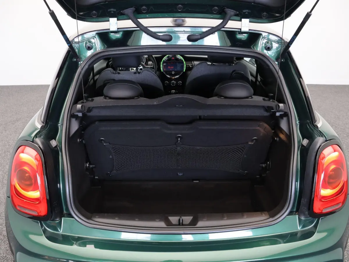 1.5 Cooper Serious Business | Sportstoelen | Sportpakket | Navi Pro | Airco |