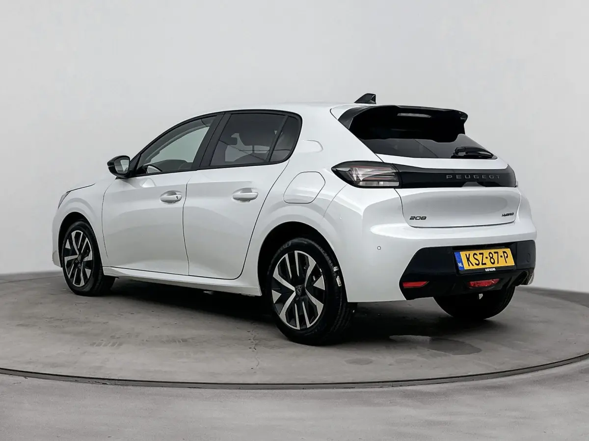 1.2 Hybrid 110 e-DCS6 Business | Voorraad deal | Camera | Navigatie | Snel leverbaar | Cruise control |