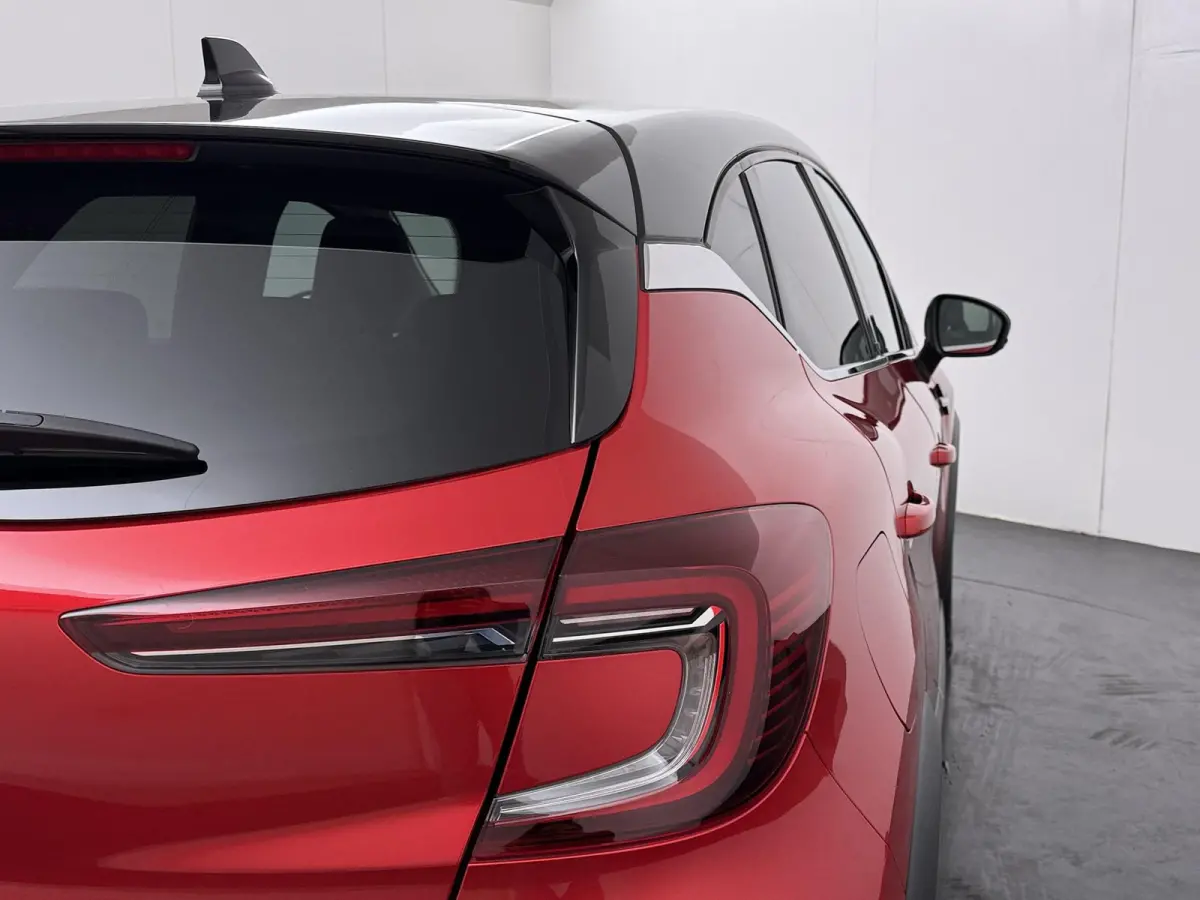 E-TECH plug-in hybrid 160 Intens | Groot Navi | Parkeercamera |