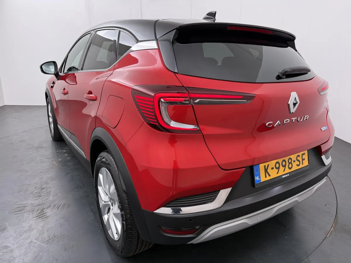 E-TECH plug-in hybrid 160 Intens | Groot Navi | Parkeercamera |