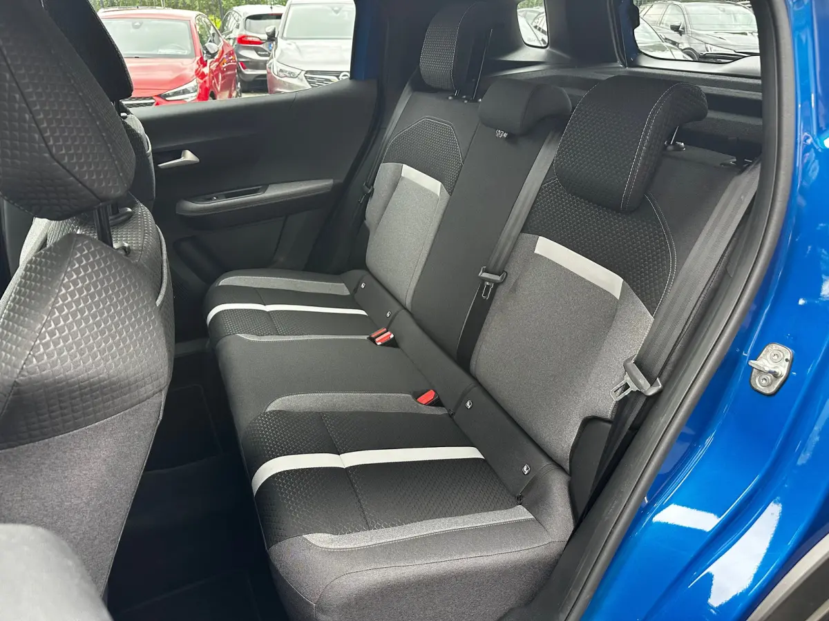 1.2 Turbo Hybrid 145 PK GS | 2+6 JAAR GARANTIE| STUUR, STOEL EN VOORRUITVERWARMING| DODEHOEK DETECTIE| ERGONOMISCHE COMFORTSTOELEN| ELEC. CLIMATE CONTROL| DRAADLOZE TELEFOONLADER| LED KOPLAM