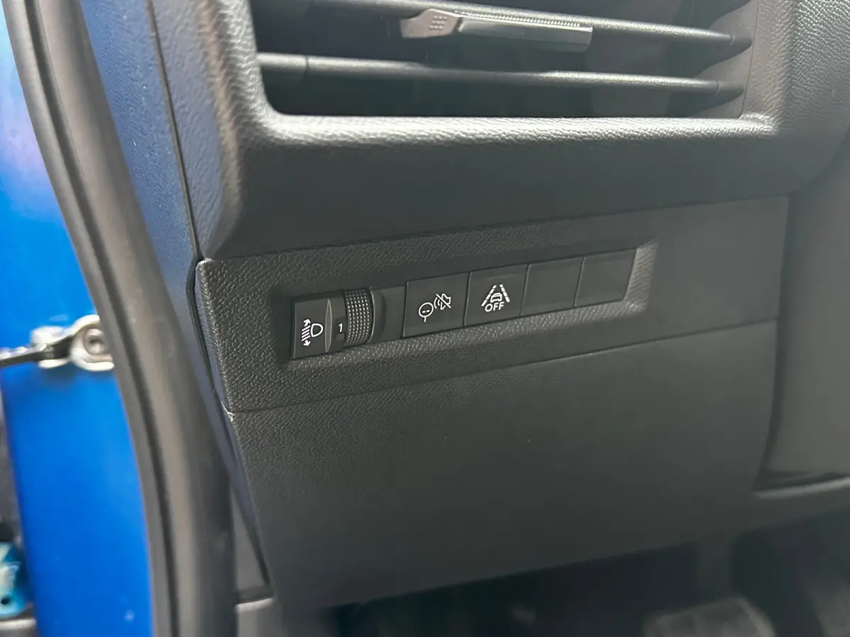1.2 Turbo Hybrid 145 PK GS | 2+6 JAAR GARANTIE| STUUR, STOEL EN VOORRUITVERWARMING| DODEHOEK DETECTIE| ERGONOMISCHE COMFORTSTOELEN| ELEC. CLIMATE CONTROL| DRAADLOZE TELEFOONLADER| LED KOPLAM