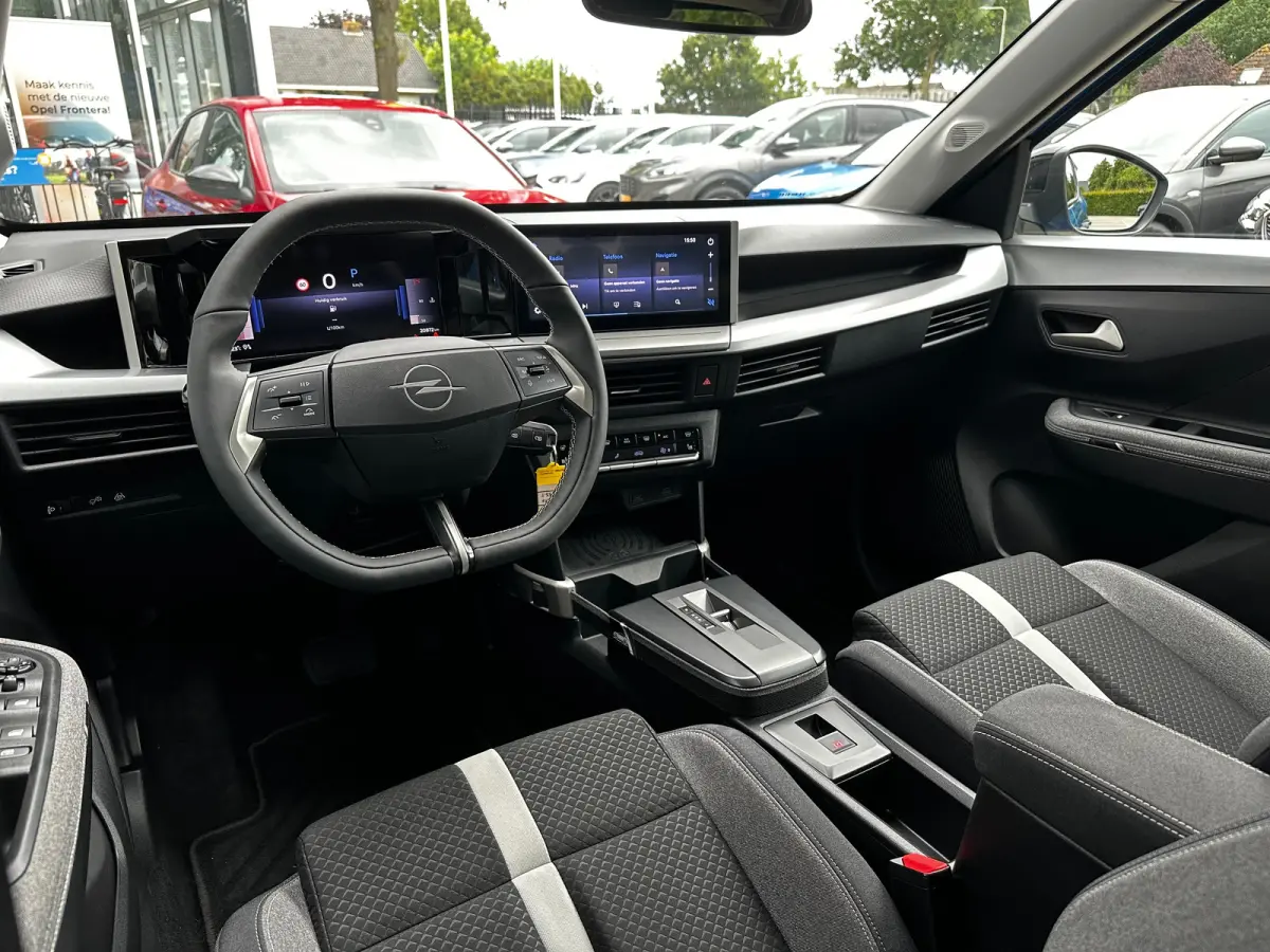 1.2 Turbo Hybrid 145 PK GS | 2+6 JAAR GARANTIE| STUUR, STOEL EN VOORRUITVERWARMING| DODEHOEK DETECTIE| ERGONOMISCHE COMFORTSTOELEN| ELEC. CLIMATE CONTROL| DRAADLOZE TELEFOONLADER| LED KOPLAM
