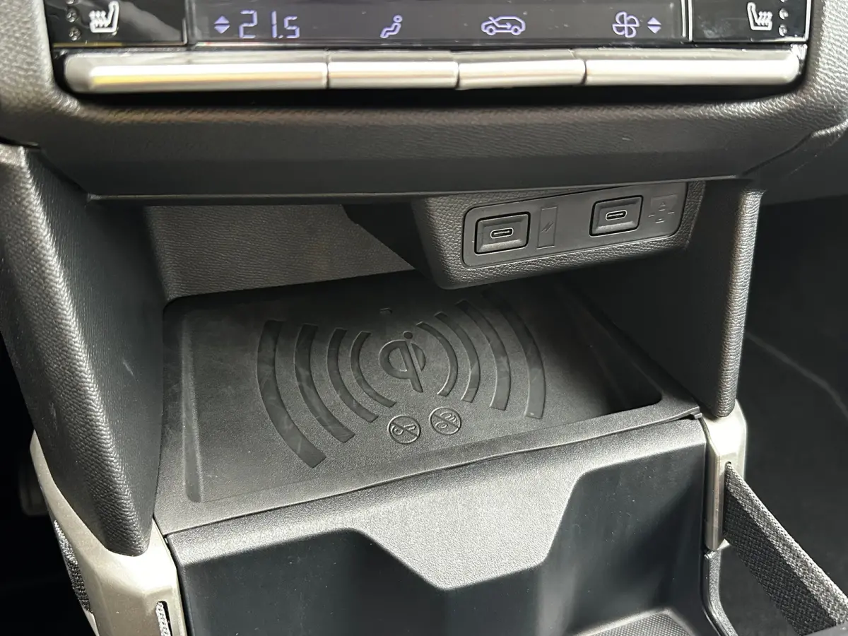 1.2 Turbo Hybrid 145 PK GS | 2+6 JAAR GARANTIE| STUUR, STOEL EN VOORRUITVERWARMING| DODEHOEK DETECTIE| ERGONOMISCHE COMFORTSTOELEN| ELEC. CLIMATE CONTROL| DRAADLOZE TELEFOONLADER| LED KOPLAM