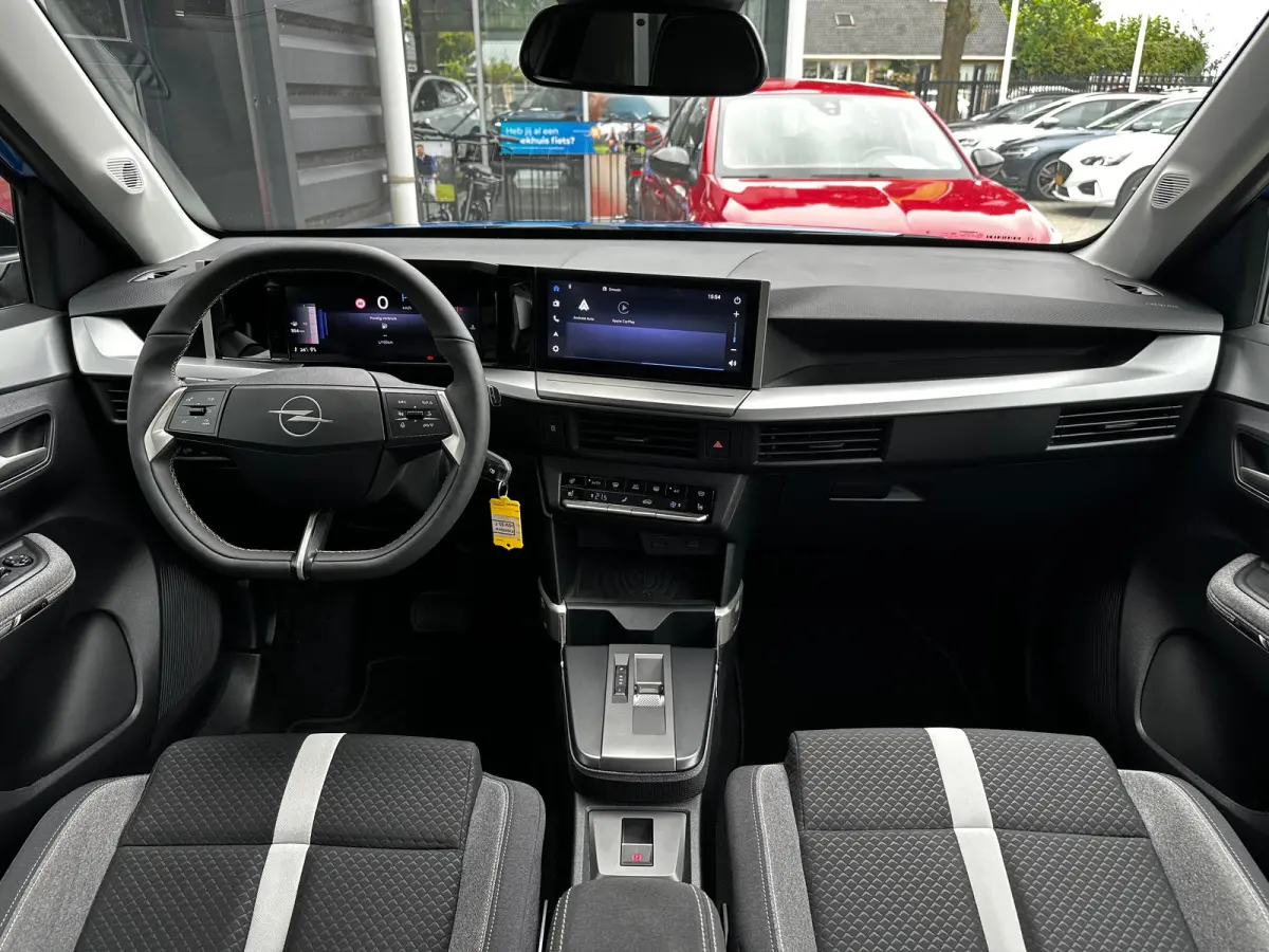 1.2 Turbo Hybrid 145 PK GS | 2+6 JAAR GARANTIE| STUUR, STOEL EN VOORRUITVERWARMING| DODEHOEK DETECTIE| ERGONOMISCHE COMFORTSTOELEN| ELEC. CLIMATE CONTROL| DRAADLOZE TELEFOONLADER| LED KOPLAM