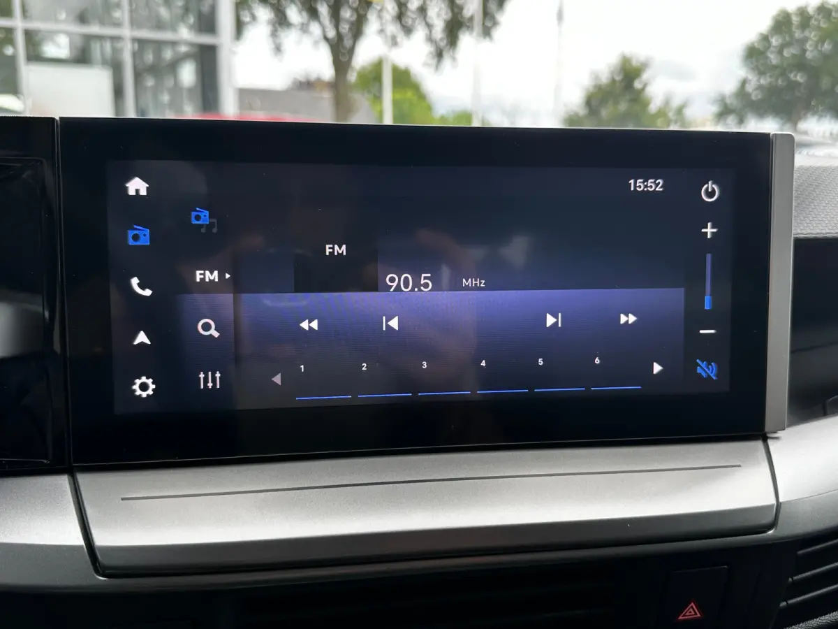 1.2 Turbo Hybrid 145 PK GS | 2+6 JAAR GARANTIE| STUUR, STOEL EN VOORRUITVERWARMING| DODEHOEK DETECTIE| ERGONOMISCHE COMFORTSTOELEN| ELEC. CLIMATE CONTROL| DRAADLOZE TELEFOONLADER| LED KOPLAM