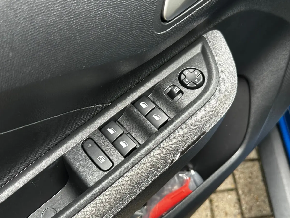 1.2 Turbo Hybrid 145 PK GS | 2+6 JAAR GARANTIE| STUUR, STOEL EN VOORRUITVERWARMING| DODEHOEK DETECTIE| ERGONOMISCHE COMFORTSTOELEN| ELEC. CLIMATE CONTROL| DRAADLOZE TELEFOONLADER| LED KOPLAM