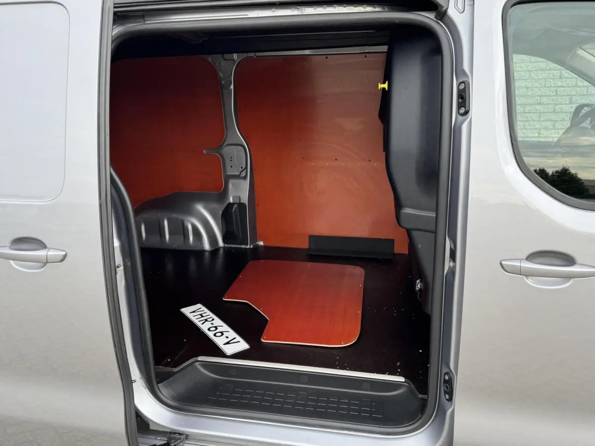 Bestel 2.0 BlueHDI 180 Standard Sport