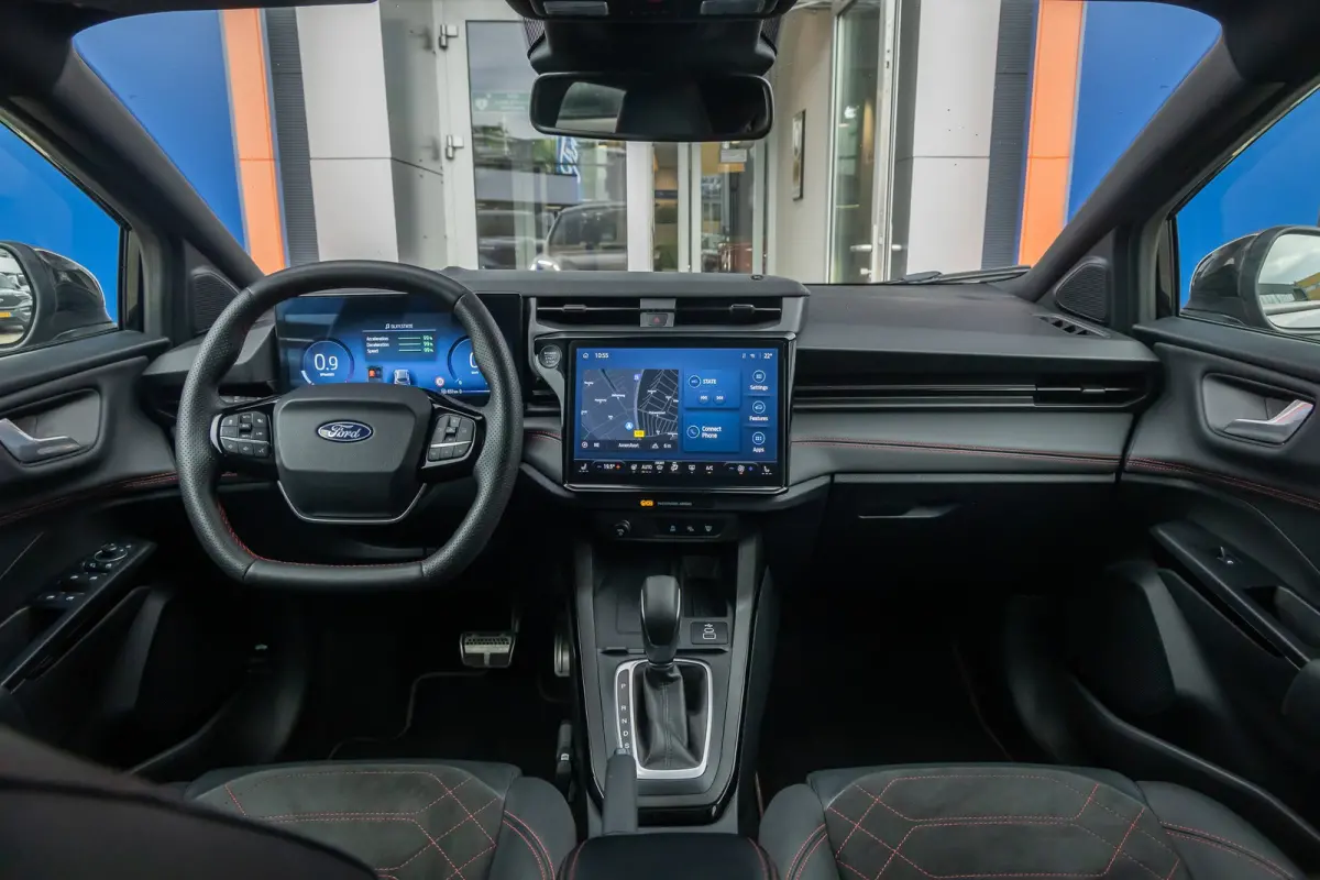 1.0 EcoBoost ST-Line X | Elek. Panorama dak | Adaptive Cruise | 360 Camera | Winterpack | B&O | Apple Carplay/Android Auto | Elek. Panorama dak | Adaptive Cruise | 360 Camera | Winterpack | 