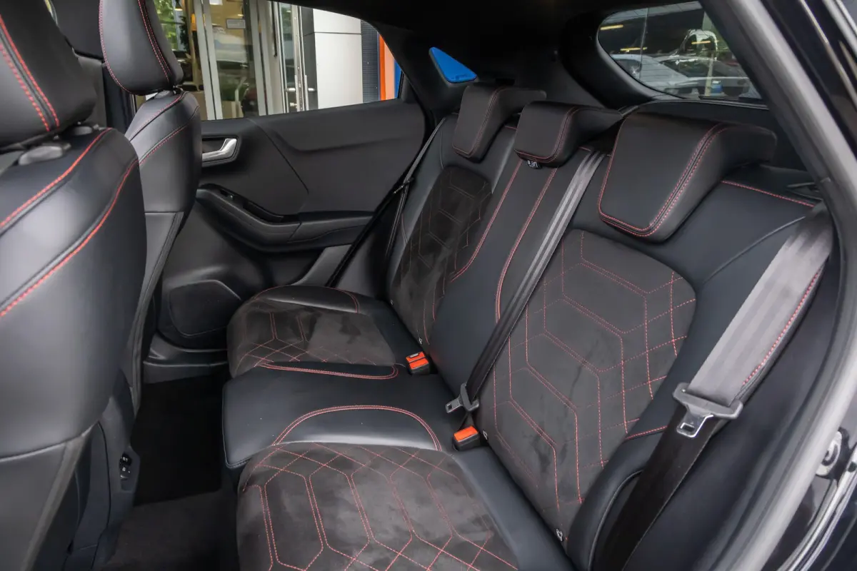 1.0 EcoBoost ST-Line X | Elek. Panorama dak | Adaptive Cruise | 360 Camera | Winterpack | B&O | Apple Carplay/Android Auto | Elek. Panorama dak | Adaptive Cruise | 360 Camera | Winterpack | 