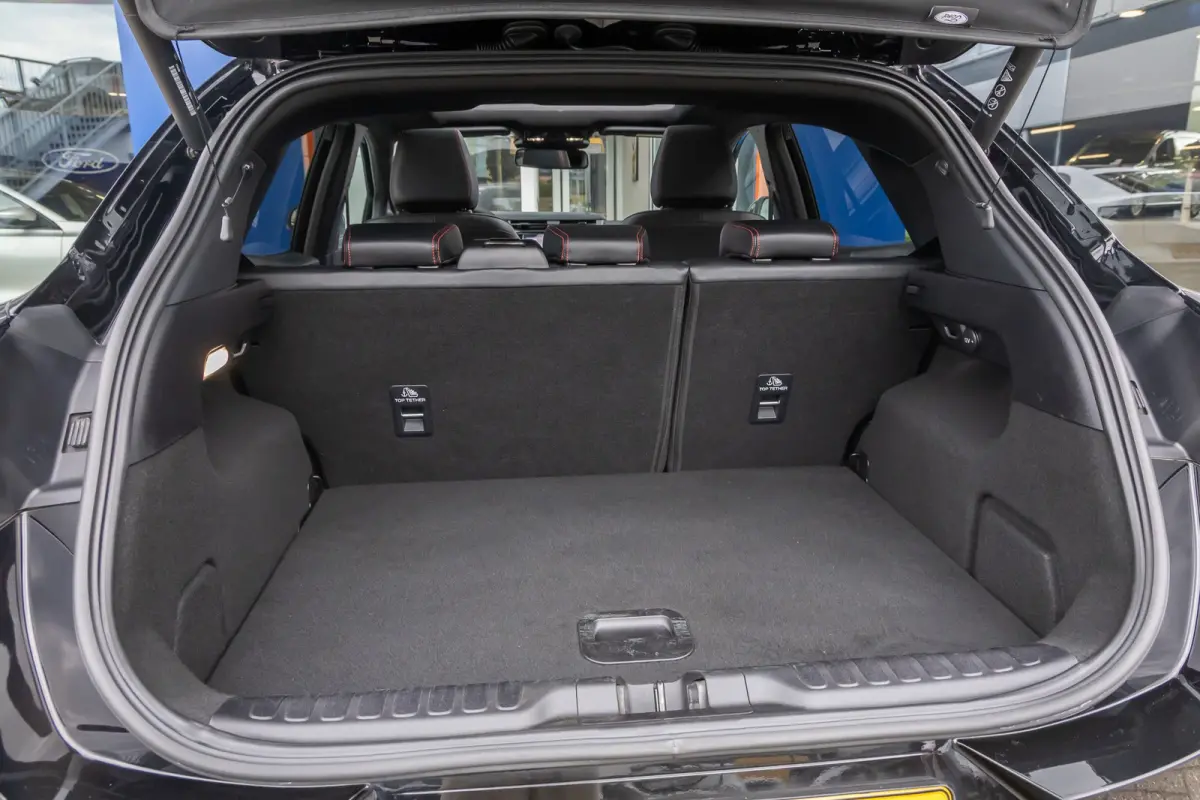 1.0 EcoBoost ST-Line X | Elek. Panorama dak | Adaptive Cruise | 360 Camera | Winterpack | B&O | Apple Carplay/Android Auto | Elek. Panorama dak | Adaptive Cruise | 360 Camera | Winterpack | 