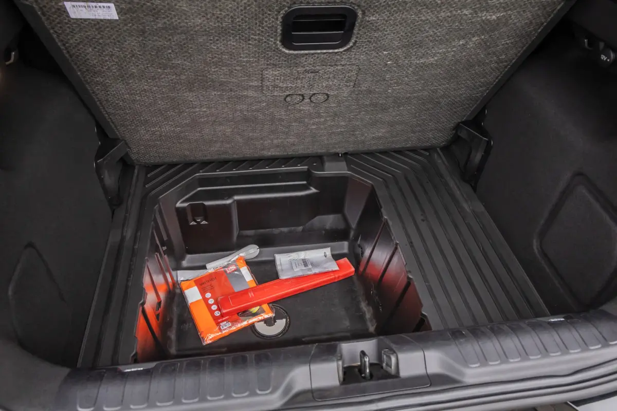 1.0 EcoBoost ST-Line X | Elek. Panorama dak | Adaptive Cruise | 360 Camera | Winterpack | B&O | Apple Carplay/Android Auto | Elek. Panorama dak | Adaptive Cruise | 360 Camera | Winterpack | 