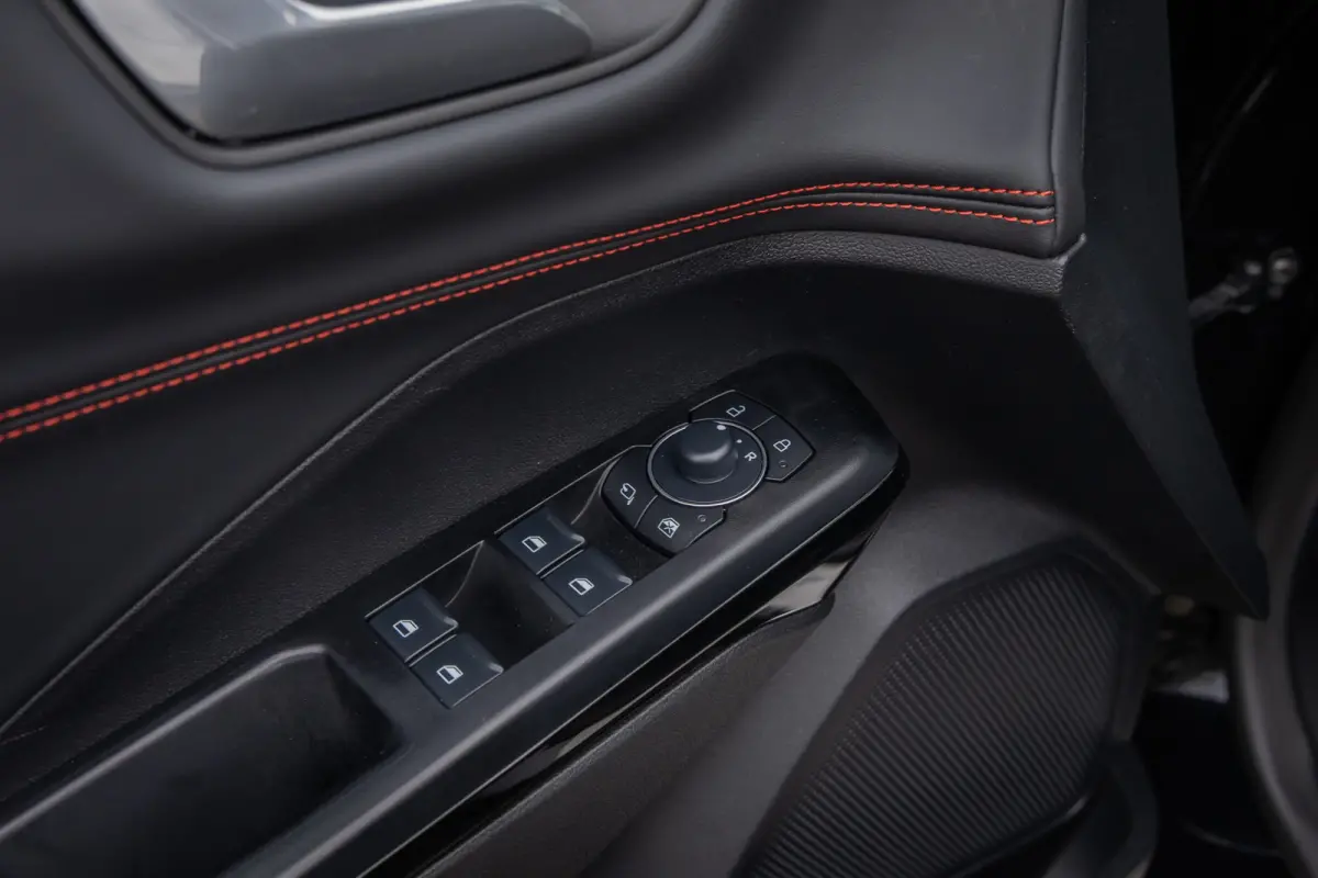 1.0 EcoBoost ST-Line X | Elek. Panorama dak | Adaptive Cruise | 360 Camera | Winterpack | B&O | Apple Carplay/Android Auto | Elek. Panorama dak | Adaptive Cruise | 360 Camera | Winterpack | 