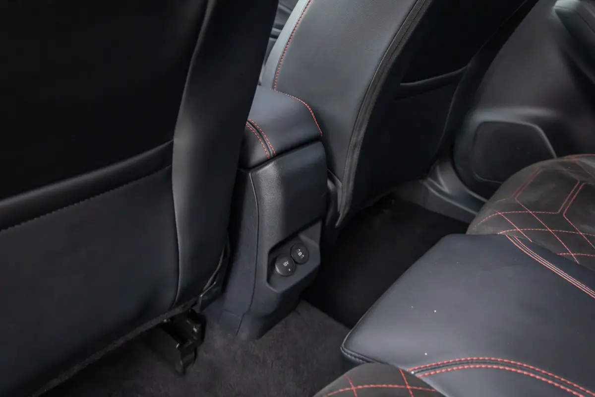 1.0 EcoBoost ST-Line X | Elek. Panorama dak | Adaptive Cruise | 360 Camera | Winterpack | B&O | Apple Carplay/Android Auto | Elek. Panorama dak | Adaptive Cruise | 360 Camera | Winterpack | 
