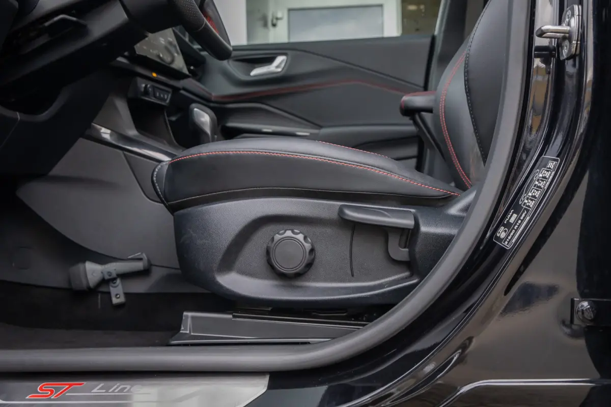 1.0 EcoBoost ST-Line X | Elek. Panorama dak | Adaptive Cruise | 360 Camera | Winterpack | B&O | Apple Carplay/Android Auto | Elek. Panorama dak | Adaptive Cruise | 360 Camera | Winterpack | 
