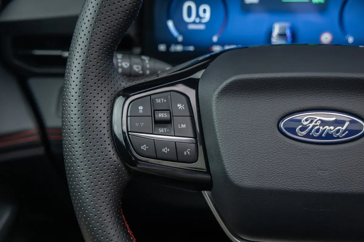 1.0 EcoBoost ST-Line X | Elek. Panorama dak | Adaptive Cruise | 360 Camera | Winterpack | B&O | Apple Carplay/Android Auto | Elek. Panorama dak | Adaptive Cruise | 360 Camera | Winterpack | 