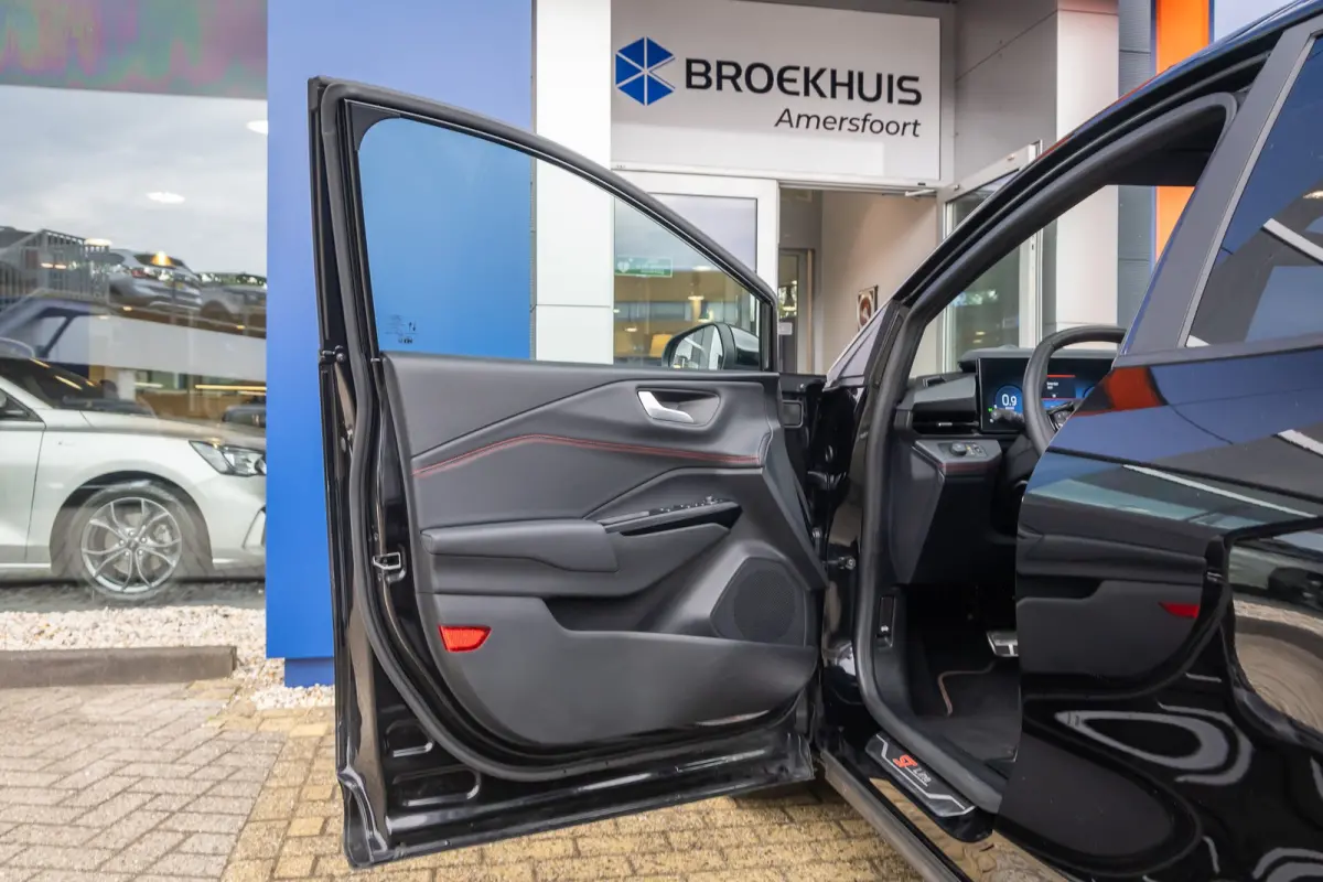 1.0 EcoBoost ST-Line X | Elek. Panorama dak | Adaptive Cruise | 360 Camera | Winterpack | B&O | Apple Carplay/Android Auto | Elek. Panorama dak | Adaptive Cruise | 360 Camera | Winterpack | 