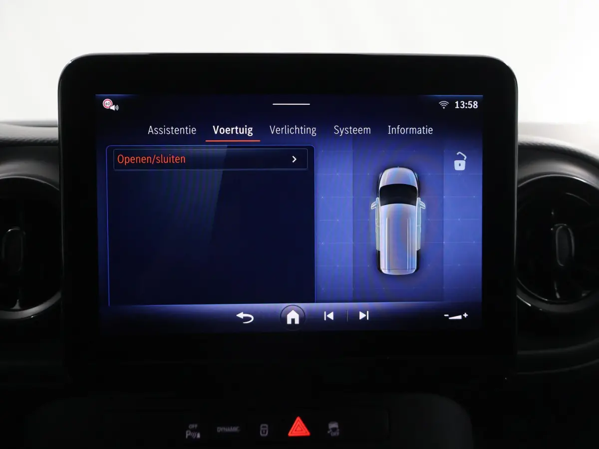 112 Base L2 51 kWh | Achteruitrijcamera | DC laden 75 kW | Climate Control | Multifunctioneel stuurwiel | Cruise control |