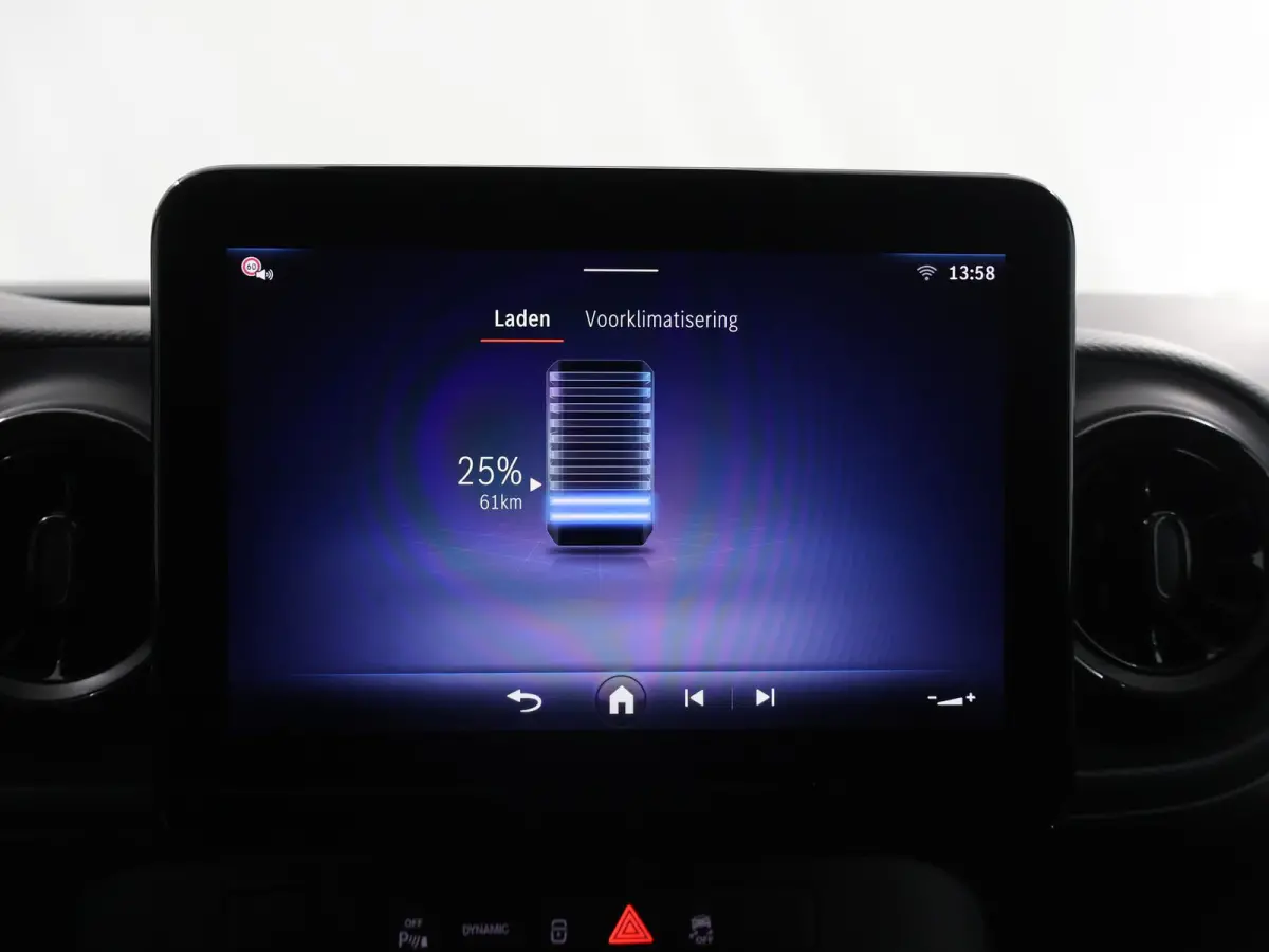 112 Base L2 51 kWh | Achteruitrijcamera | DC laden 75 kW | Climate Control | Multifunctioneel stuurwiel | Cruise control |