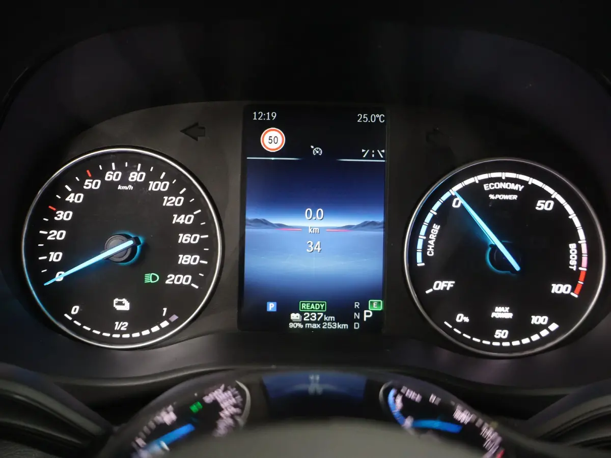 eVito L2 66 kWh | Stoelverwarming | Apple Carplay | Achteruitrijcamera | Airco | Dodehoekassistent |