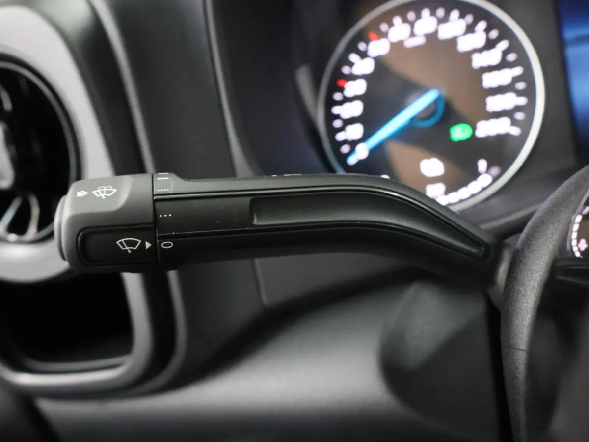 eVito L2 66 kWh | Stoelverwarming | Apple Carplay | Achteruitrijcamera | Airco | Dodehoekassistent |
