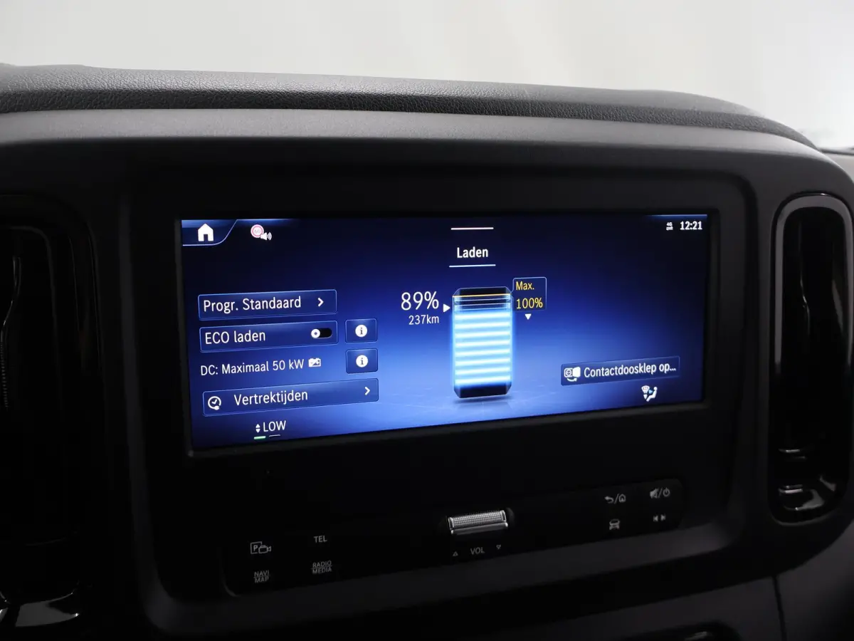 eVito L2 66 kWh | Stoelverwarming | Apple Carplay | Achteruitrijcamera | Airco | Dodehoekassistent |