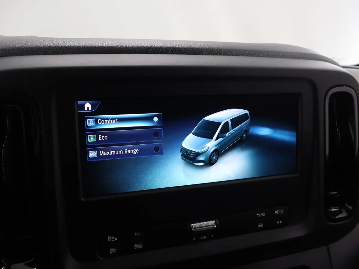 eVito L2 66 kWh | Stoelverwarming | Apple Carplay | Achteruitrijcamera | Airco | Dodehoekassistent |