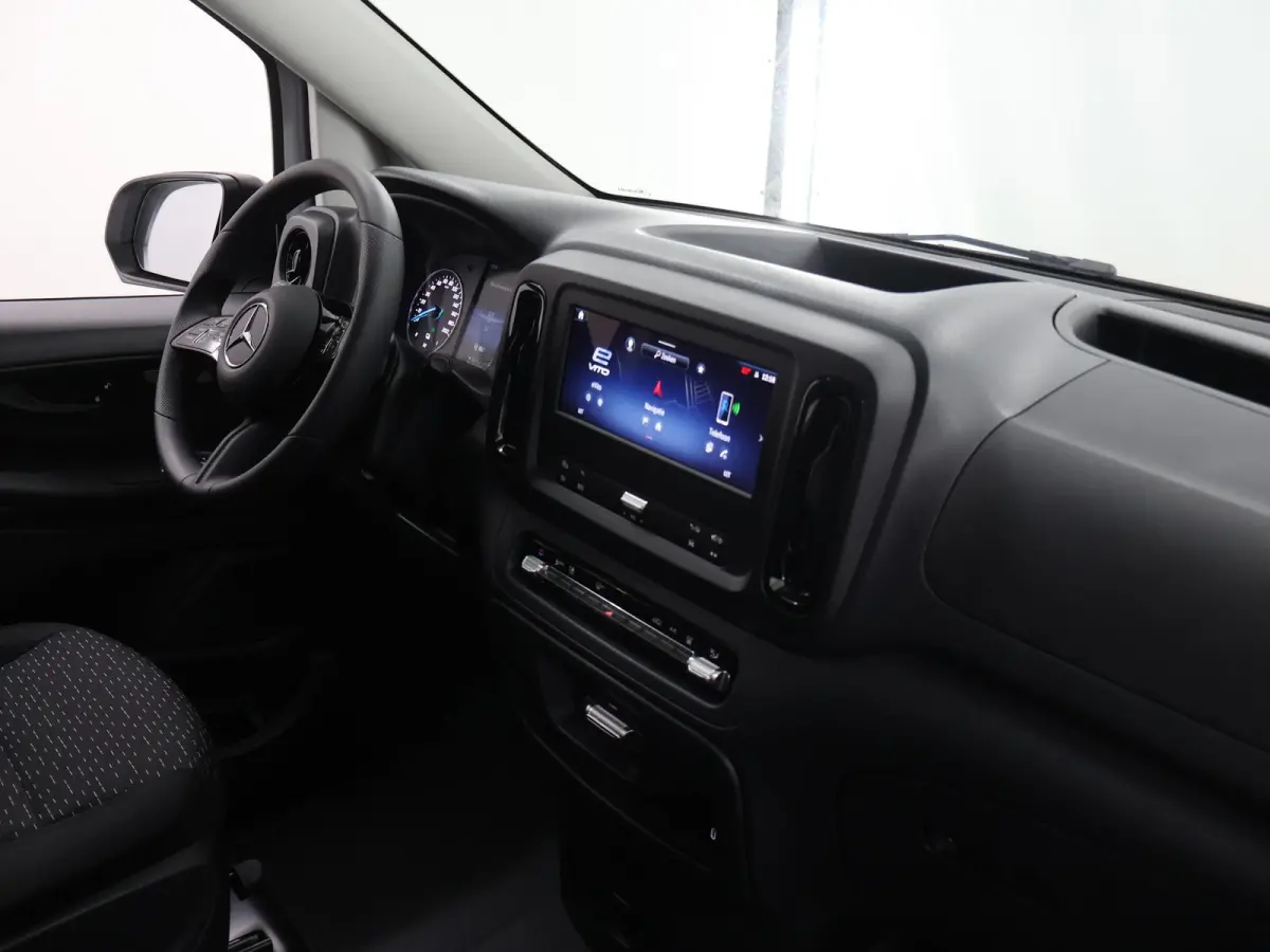 eVito L2 66 kWh | Stoelverwarming | Apple Carplay | Achteruitrijcamera | Airco | Dodehoekassistent |