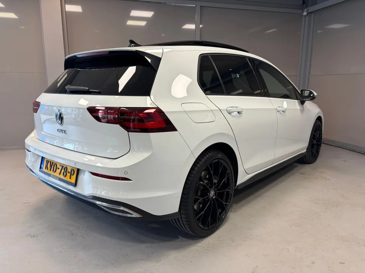 GTE 1.4 eHybrid | panorama-dak | iQ Light | 19" lichtmetalen velgen |