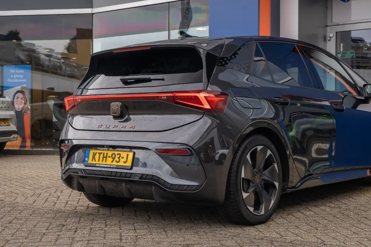 Adrenaline 62 kWh | Cruise Control Adaptief | Apple Carplay/Android Auto | 19'' L.M . | Navi | LED | Full-LED koplampen | Lichtmetalen velgen 19" | Navigatiesysteem full map