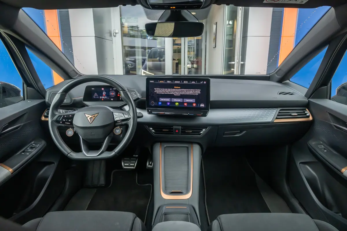 Adrenaline 62 kWh | Cruise Control Adaptief | Apple Carplay/Android Auto | 19'' L.M . | Navi | LED | Full-LED koplampen | Lichtmetalen velgen 19" | Navigatiesysteem full map