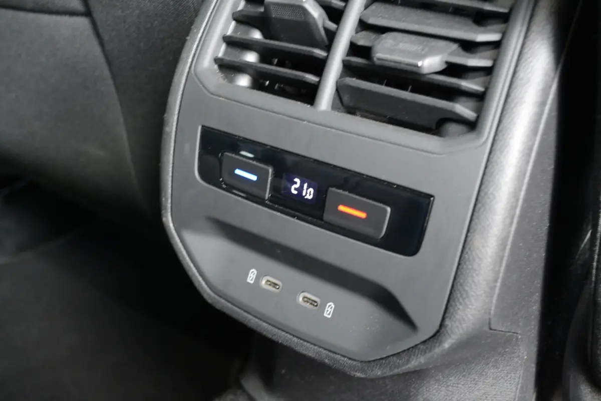 1.0 TSI Style Business Intense | Trekhaak | Camera | Virtual Cockpit | Carplay/Android Auto