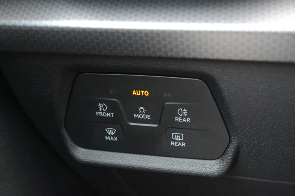 1.0 TSI Style Business Intense | Trekhaak | Camera | Virtual Cockpit | Carplay/Android Auto