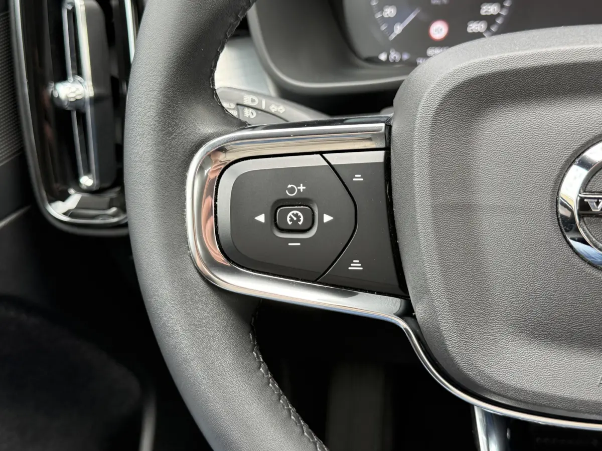 1.5 T5 Plug-in hybrid Core Bright | Navi | CarPlay | LED | DAB+ | 18 inch