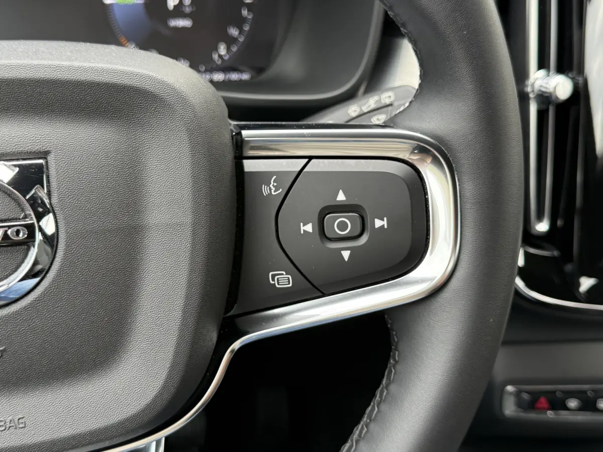 1.5 T5 Plug-in hybrid Core Bright | Navi | CarPlay | LED | DAB+ | 18 inch