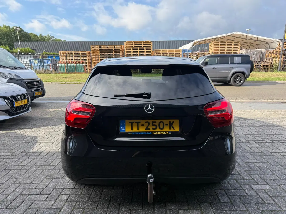 160 AMG Night Edition | 1E EIGENAAR | 12MND GARANTIE | LED | CRUISE | NAVI | BLUETOOTH | TREKHAAK |