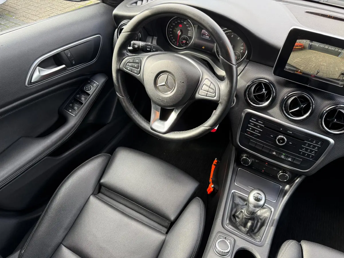 160 AMG Night Edition | 1E EIGENAAR | 12MND GARANTIE | LED | CRUISE | NAVI | BLUETOOTH | TREKHAAK |