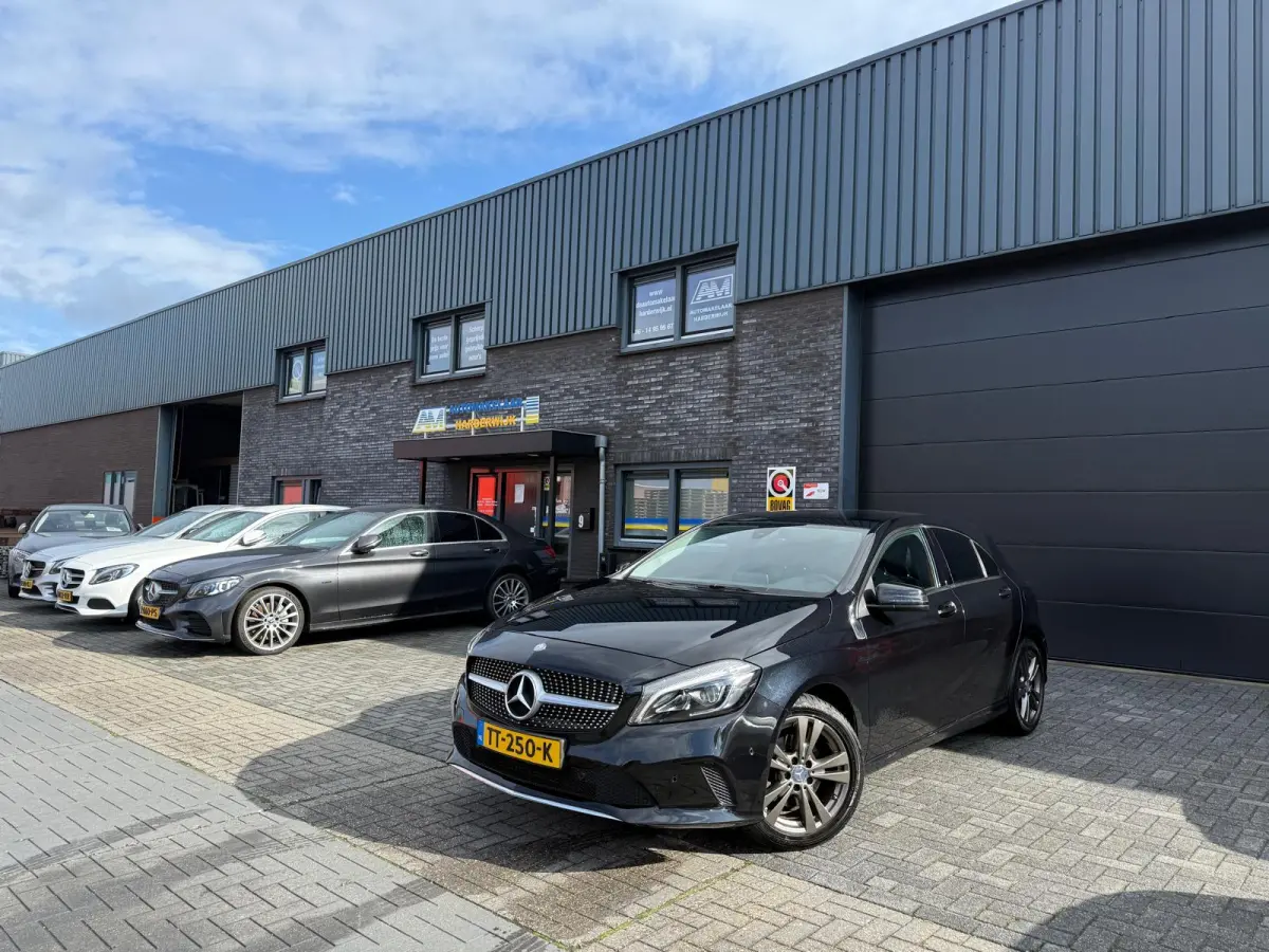 160 AMG Night Edition | 1E EIGENAAR | 12MND GARANTIE | LED | CRUISE | NAVI | BLUETOOTH | TREKHAAK |
