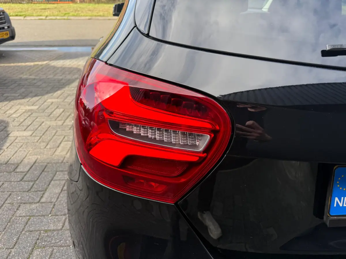 160 AMG Night Edition | 1E EIGENAAR | 12MND GARANTIE | LED | CRUISE | NAVI | BLUETOOTH | TREKHAAK |