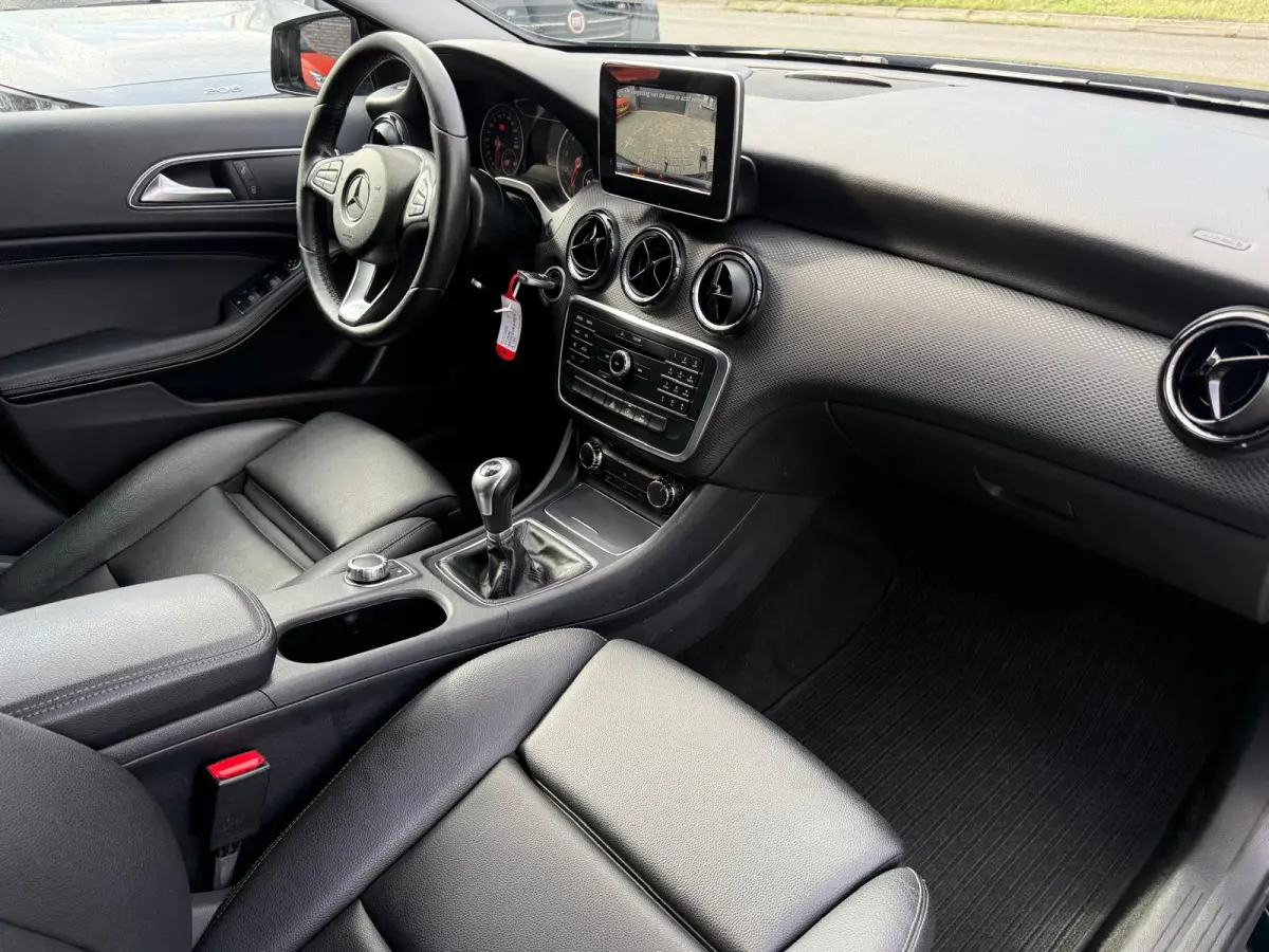160 AMG Night Edition | 1E EIGENAAR | 12MND GARANTIE | LED | CRUISE | NAVI | BLUETOOTH | TREKHAAK |
