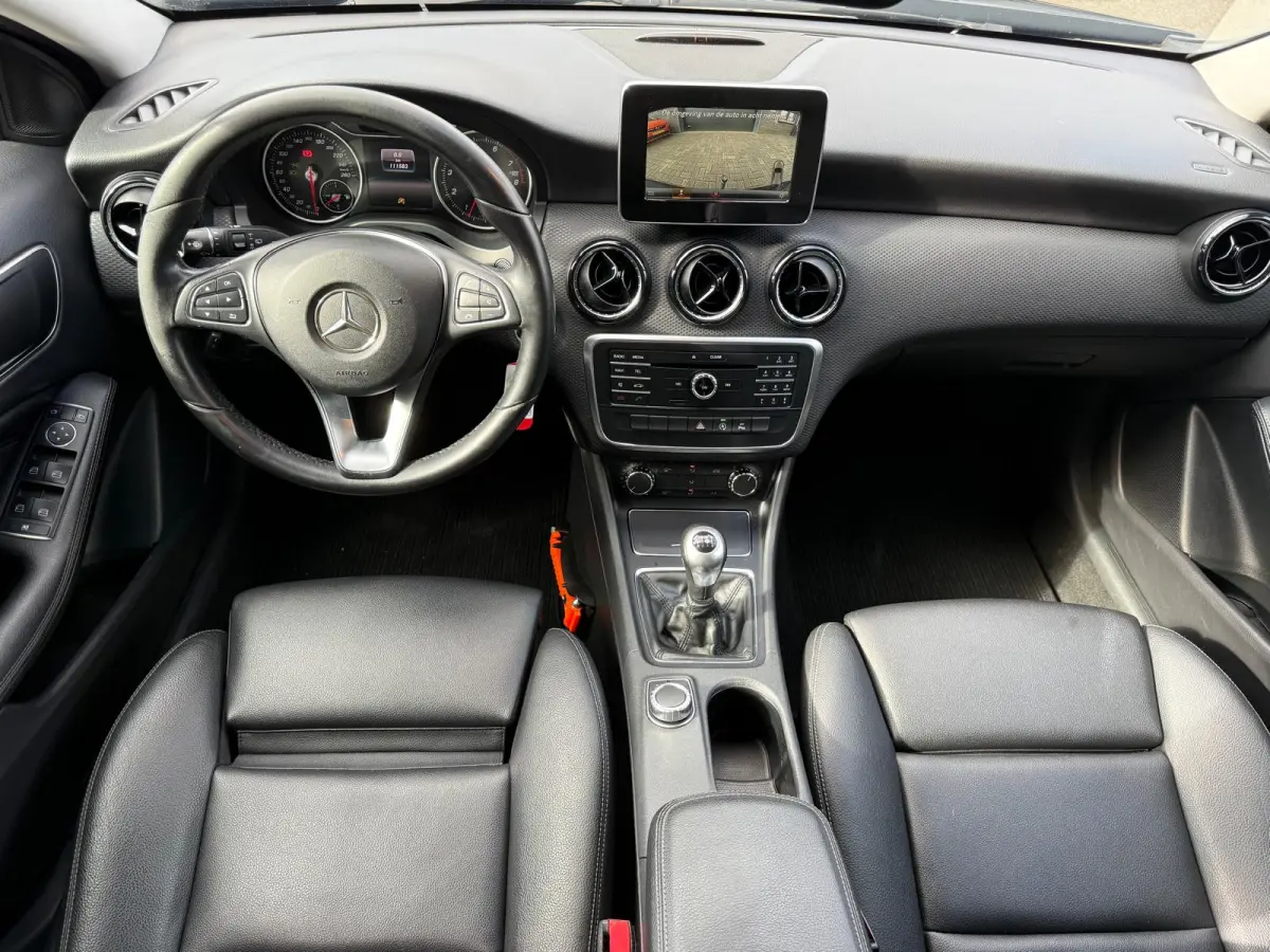 160 AMG Night Edition | 1E EIGENAAR | 12MND GARANTIE | LED | CRUISE | NAVI | BLUETOOTH | TREKHAAK |