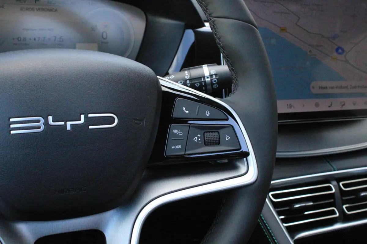 1.5 T DM-i AWD Design Pano ACC 324 PK 4x4 HUD VOL