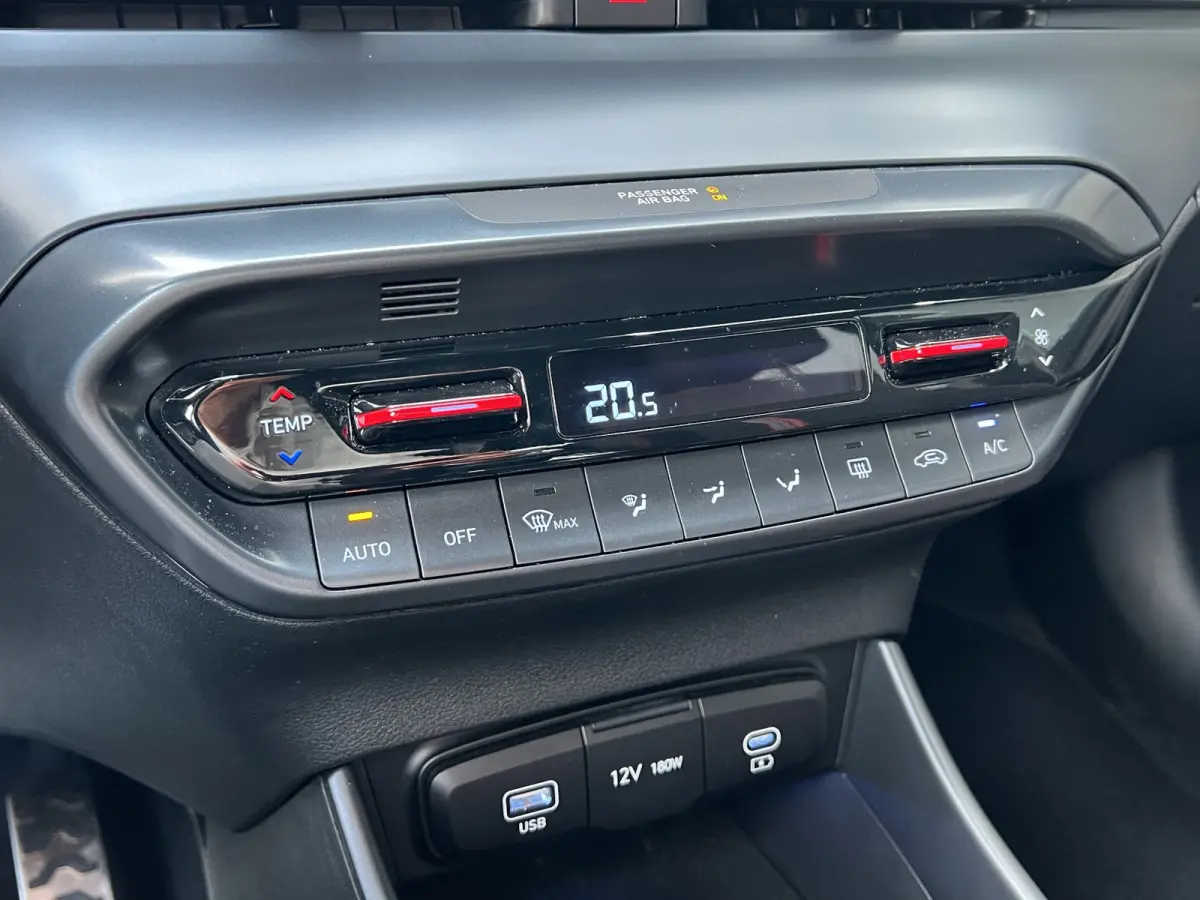 1.0 T-GDI 100pk N-Line | Camera | Carplay | Premium audio | Cruise controle | Navigatie | 17'' velgen | Dodehoek detectie | Parkeersensoren