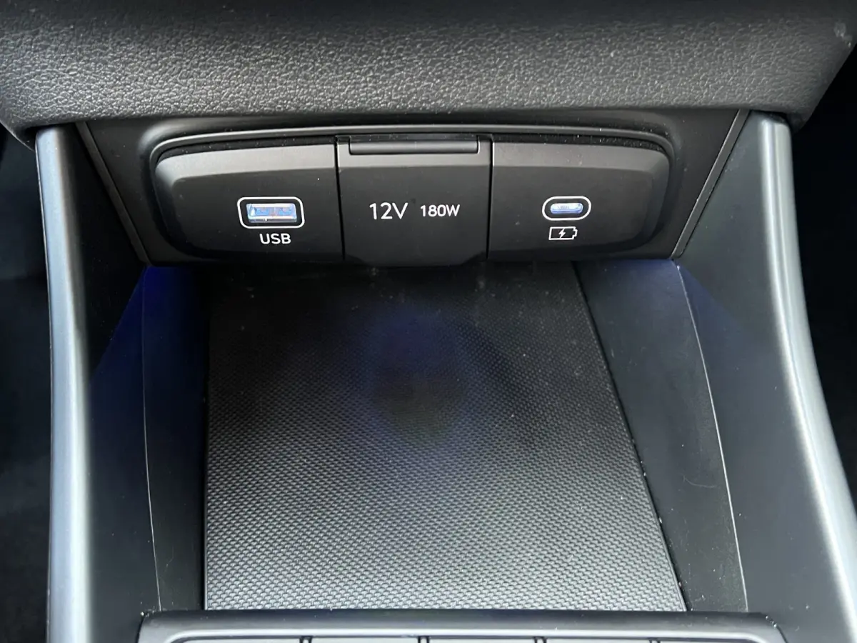 1.0 T-GDI 100pk N-Line | Camera | Carplay | Premium audio | Cruise controle | Navigatie | 17'' velgen | Dodehoek detectie | Parkeersensoren