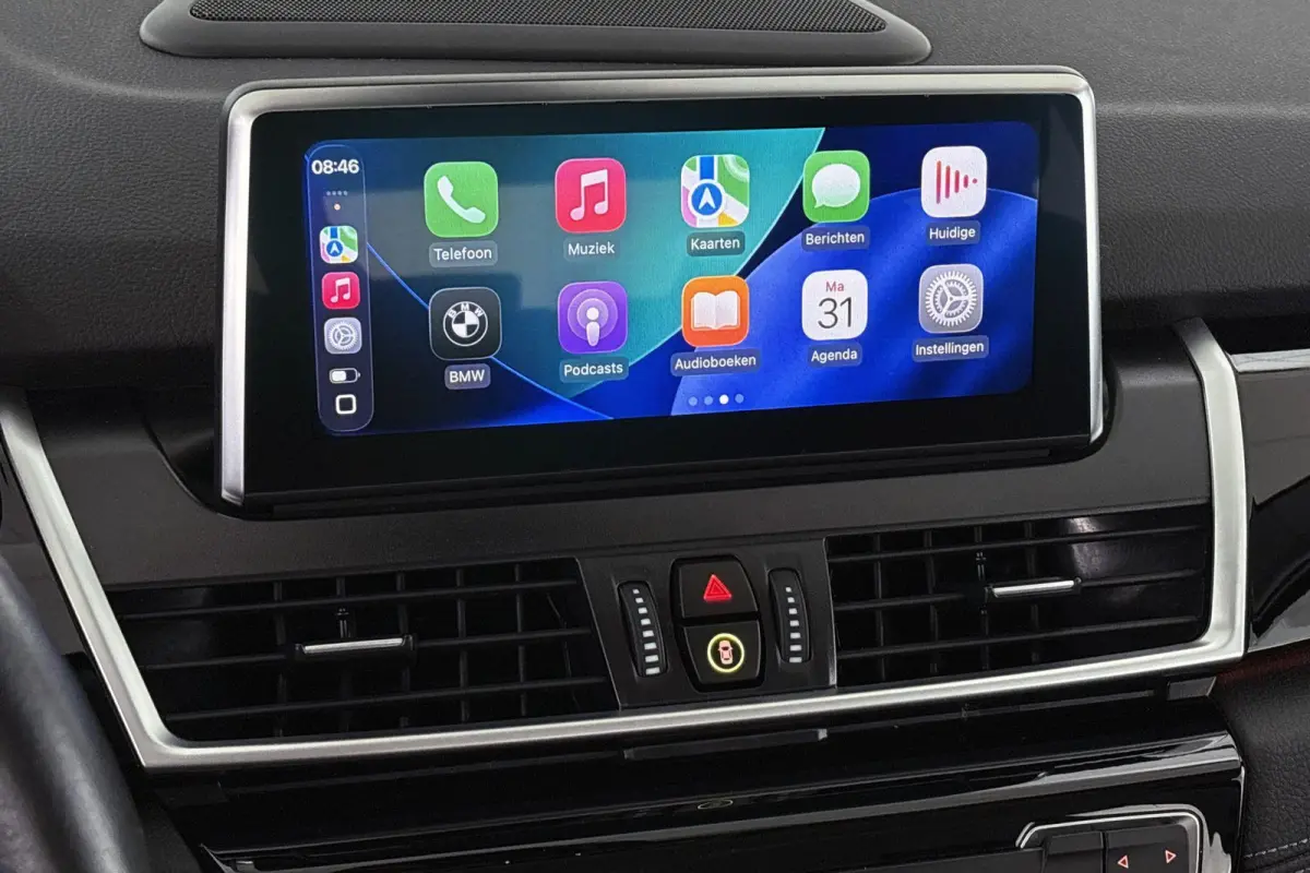 216i Business Edition Plus Trekhaak Stoelverwarming Head-Up Harman Kardon