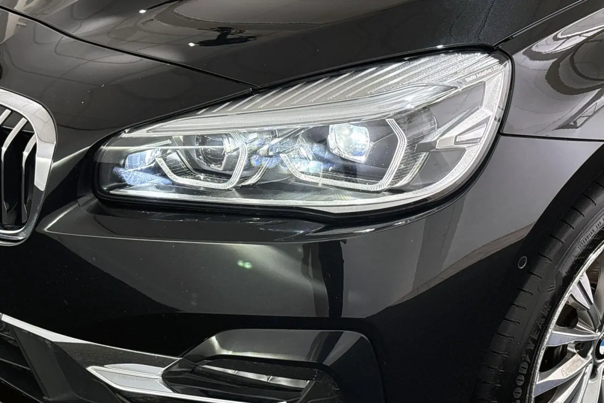 216i Business Edition Plus Trekhaak Stoelverwarming Head-Up Harman Kardon