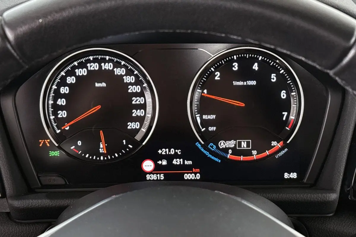 216i Business Edition Plus Trekhaak Stoelverwarming Head-Up Harman Kardon