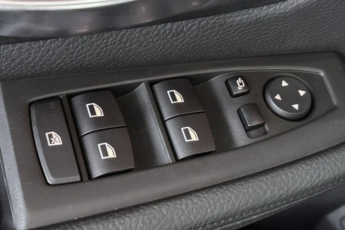 216i Business Edition Plus Trekhaak Stoelverwarming Head-Up Harman Kardon