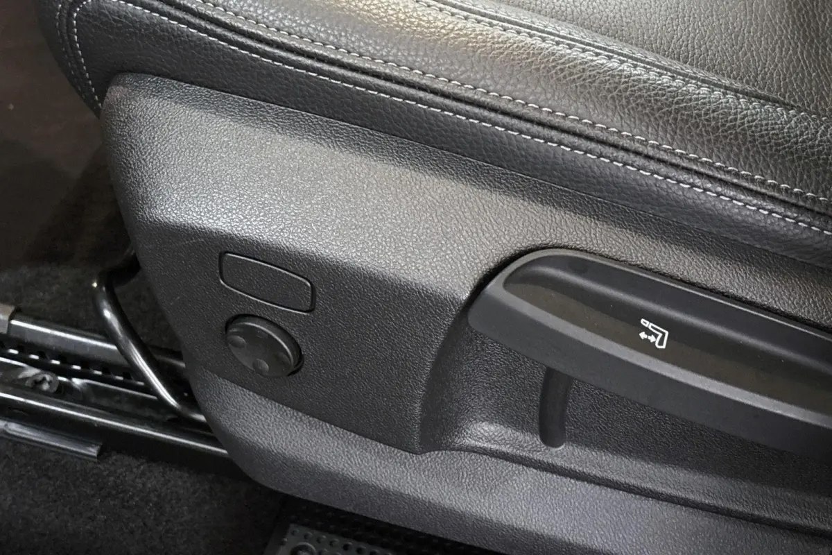 216i Business Edition Plus Trekhaak Stoelverwarming Head-Up Harman Kardon