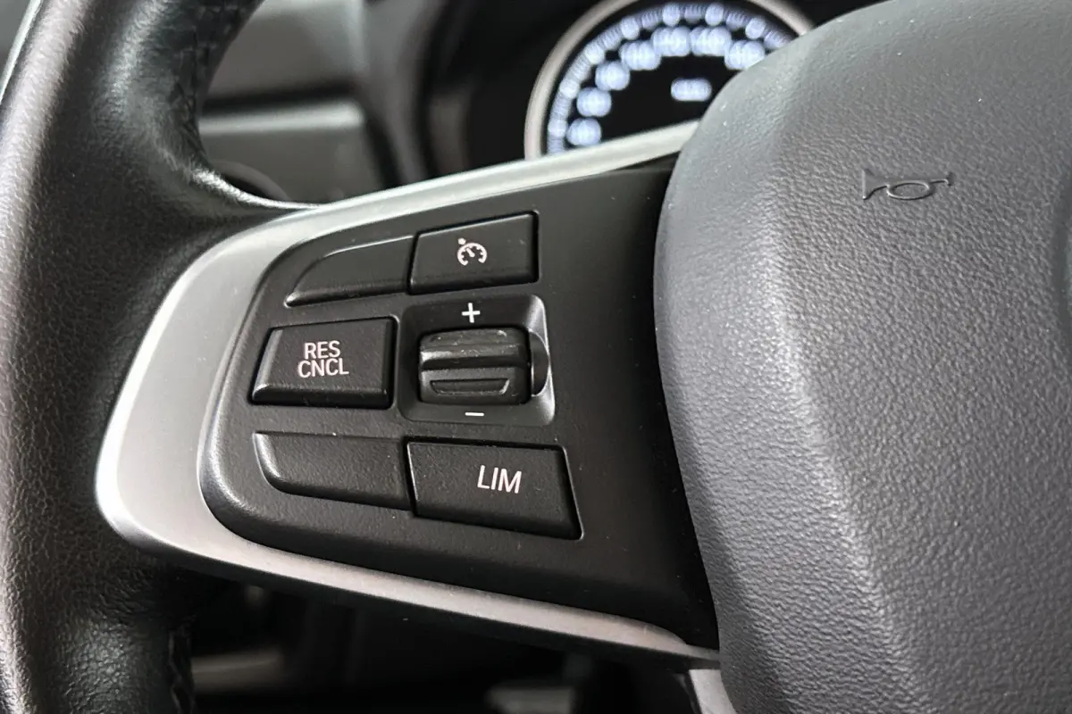 216i Business Edition Plus Trekhaak Stoelverwarming Head-Up Harman Kardon